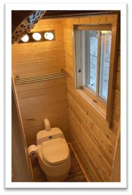 Our Cabin Bed & Breakfast Yellowknife Extérieur photo