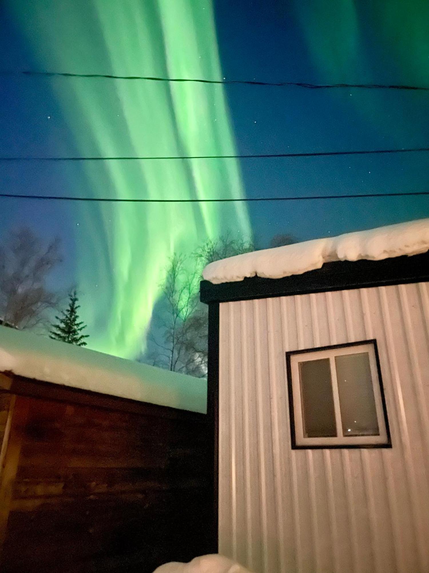 Our Cabin Bed & Breakfast Yellowknife Extérieur photo